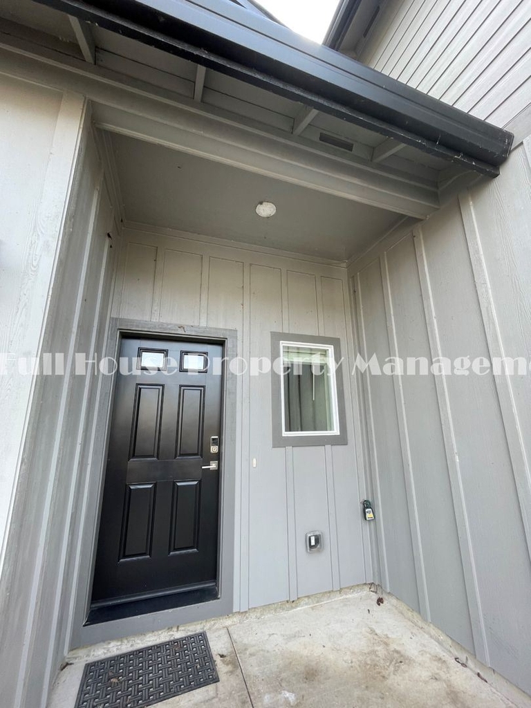 2591 Justine Ln. - Photo 2