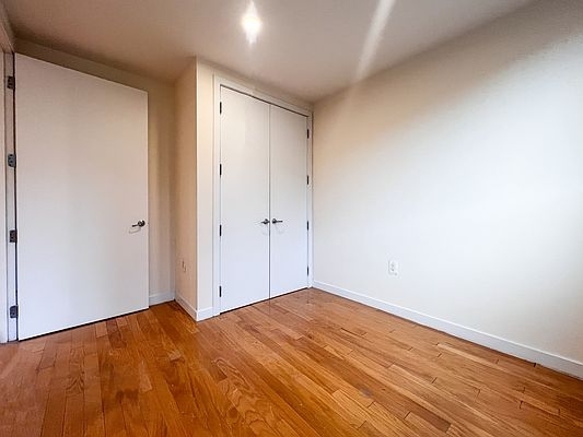 924 Metropolitan Avenue - Photo 11