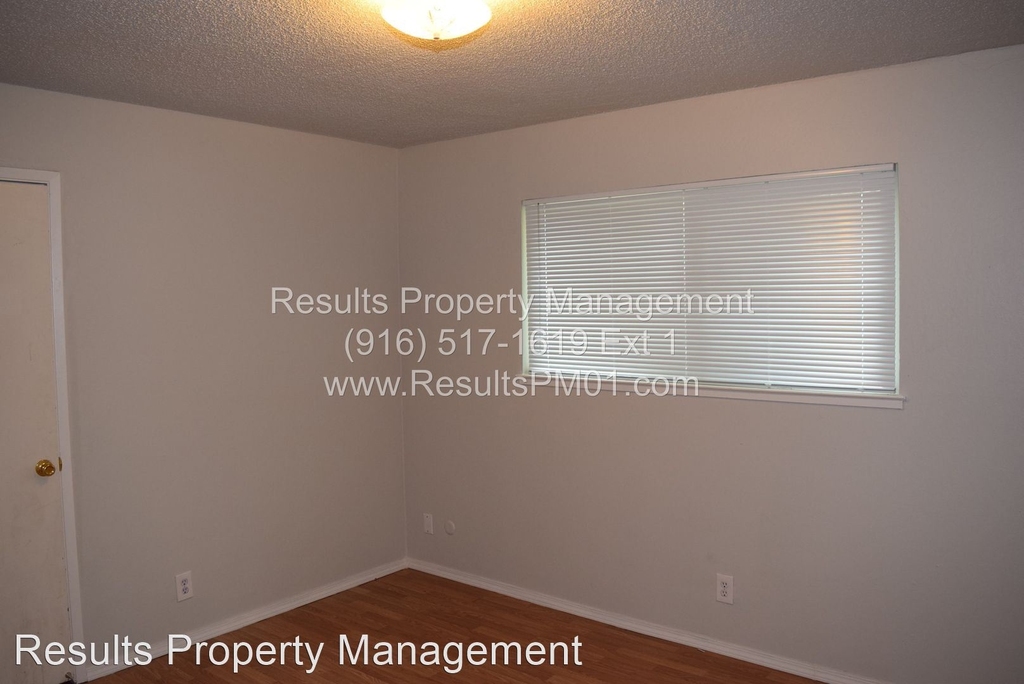 5340 Elsinore Way - Photo 1