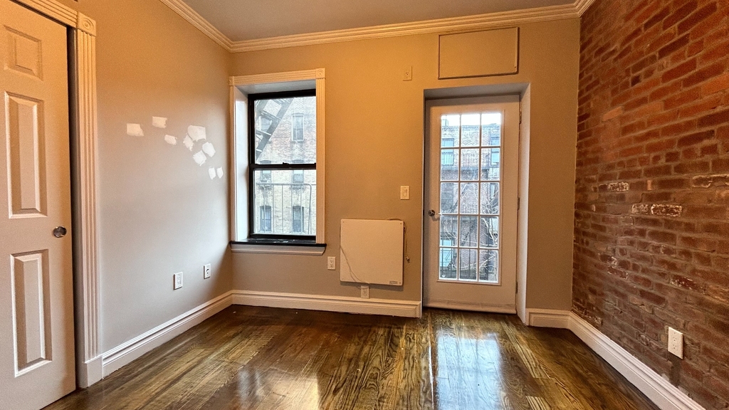  Renovated 2BR in Hell's Kitchen-West 52 Street - Photo 6