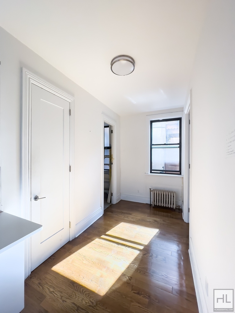 West 73 Street - Photo 14