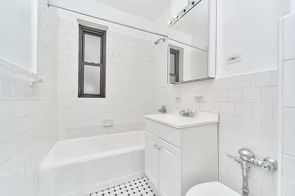 124 East 24th Street - Photo 5