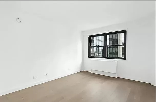 222 East 39th Street - Photo 2