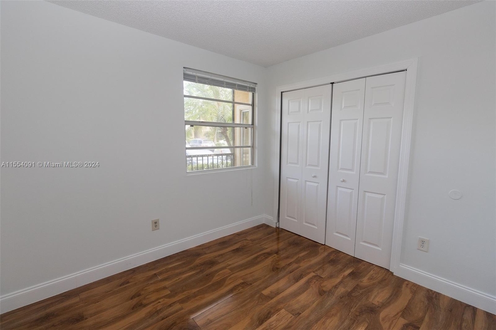 1257 Sw 46th Ave - Photo 7