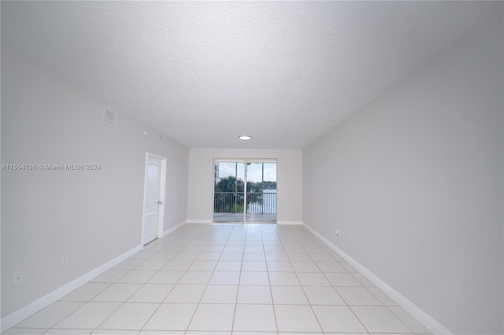 10750 Nw 66th St - Photo 5