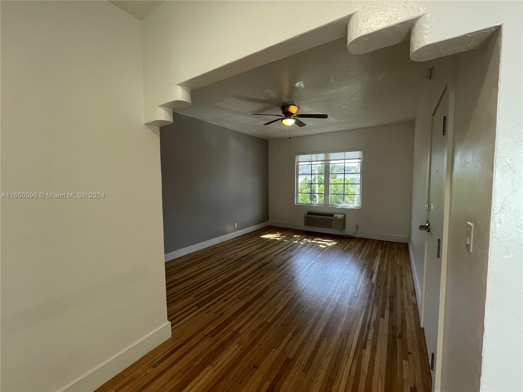 1606 Meridian Ave - Photo 1