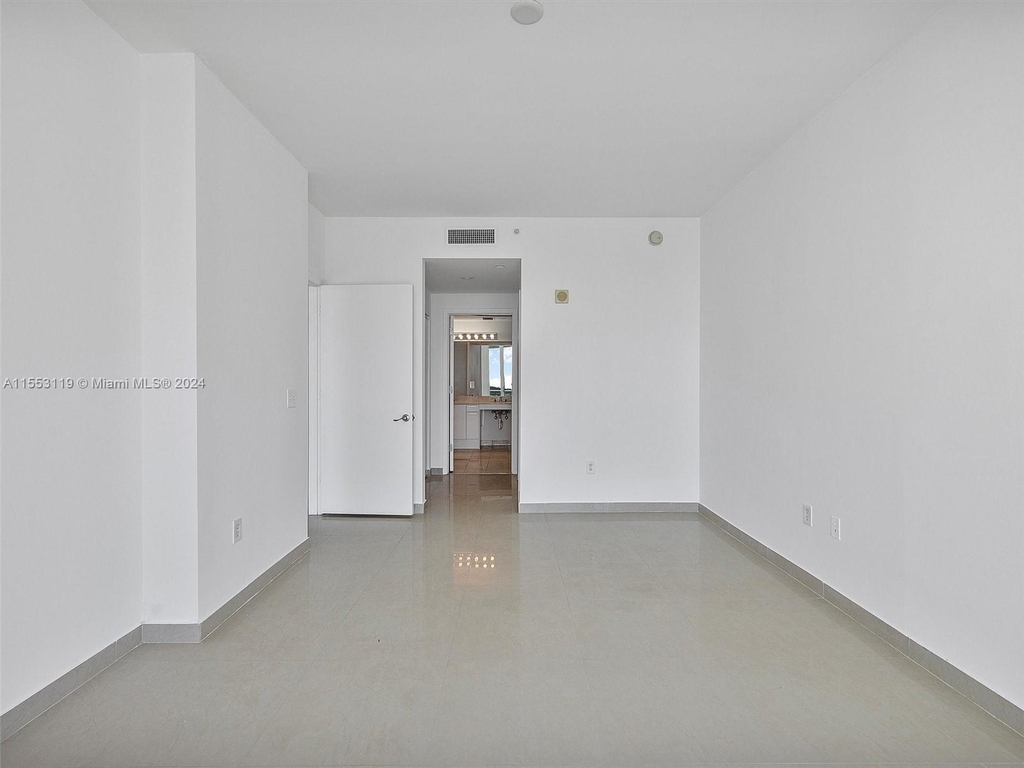 3131 Ne 188th St - Photo 27