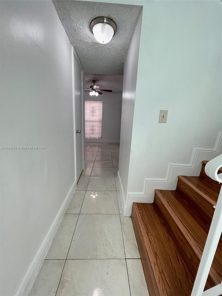 2462 Nw 52nd Ave - Photo 15