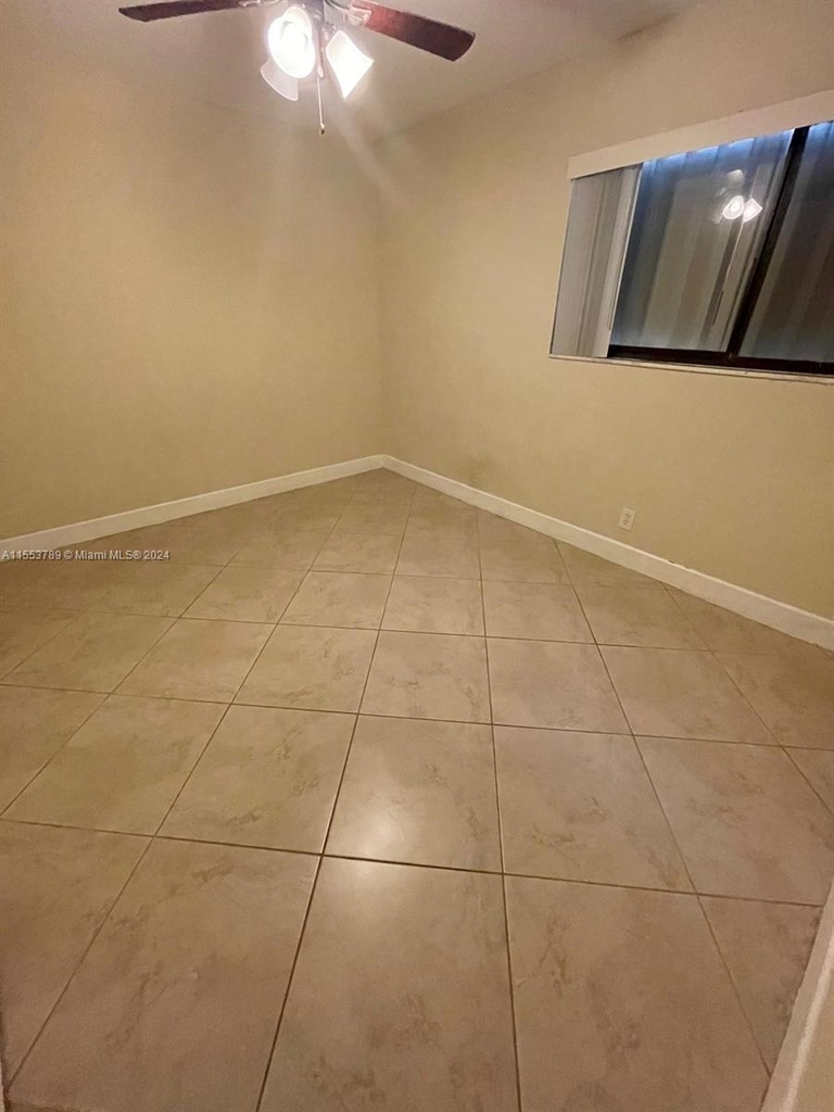 5012 Sw 40 Av - Photo 11