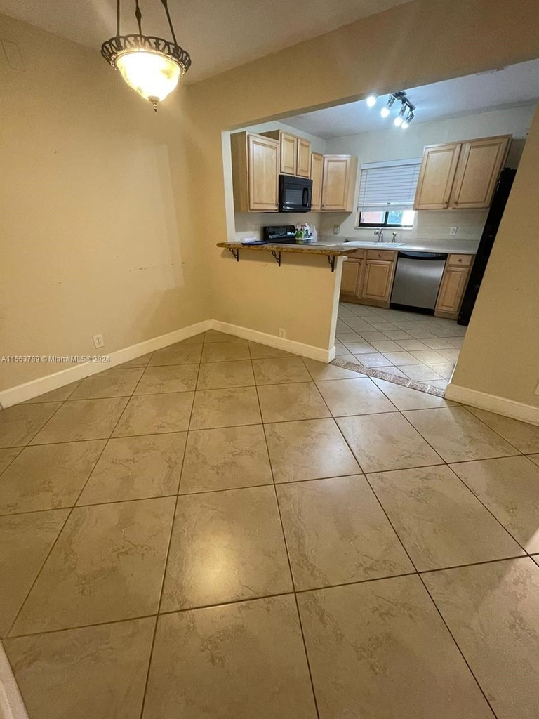 5012 Sw 40 Av - Photo 12