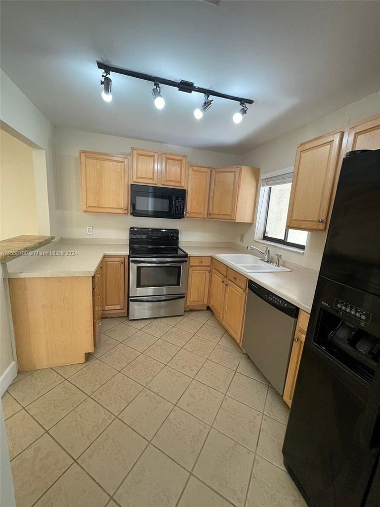 5012 Sw 40 Av - Photo 4