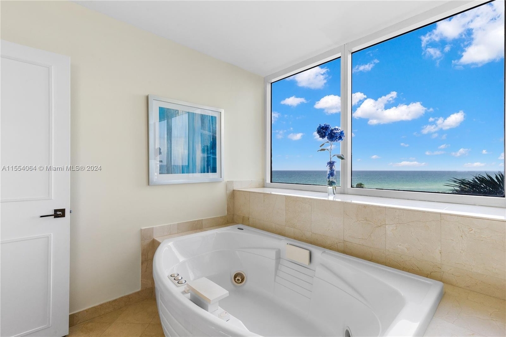 19111 Collins Ave - Photo 15