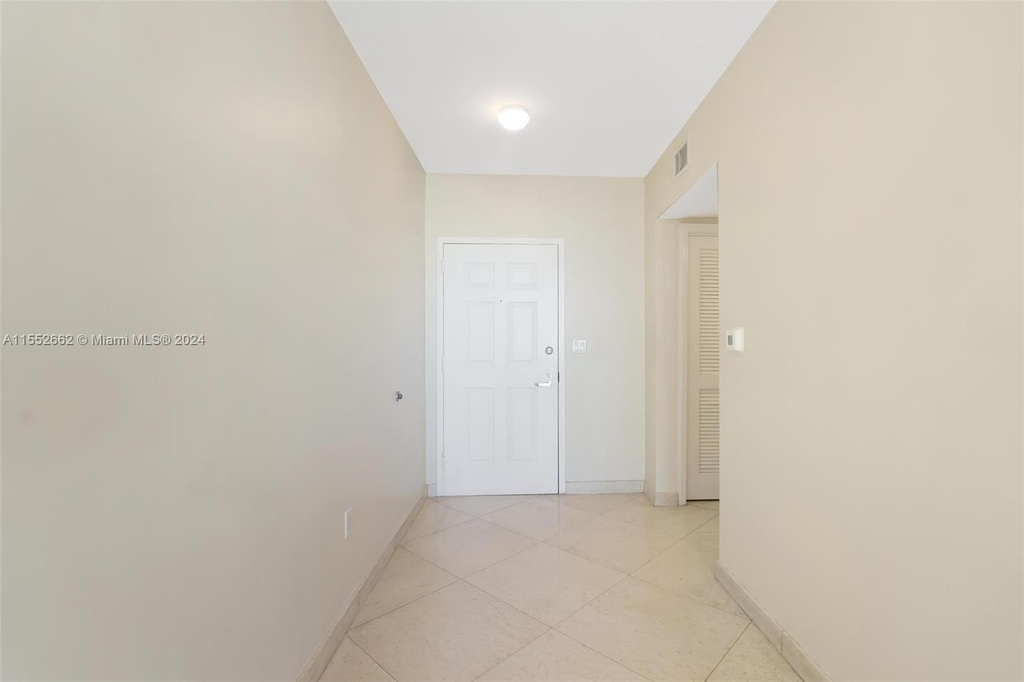 16699 Collins Ave - Photo 2