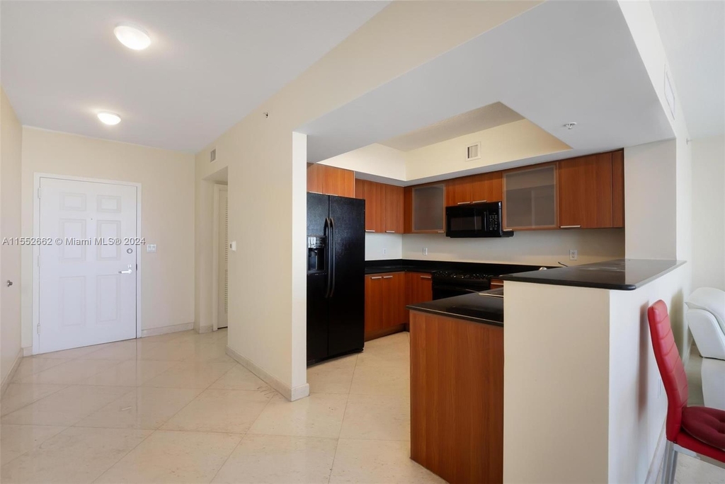 16699 Collins Ave - Photo 8