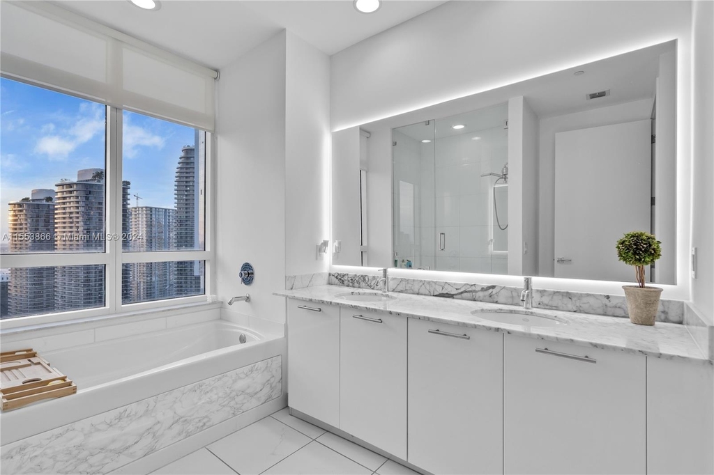 951 Brickell Ave - Photo 9