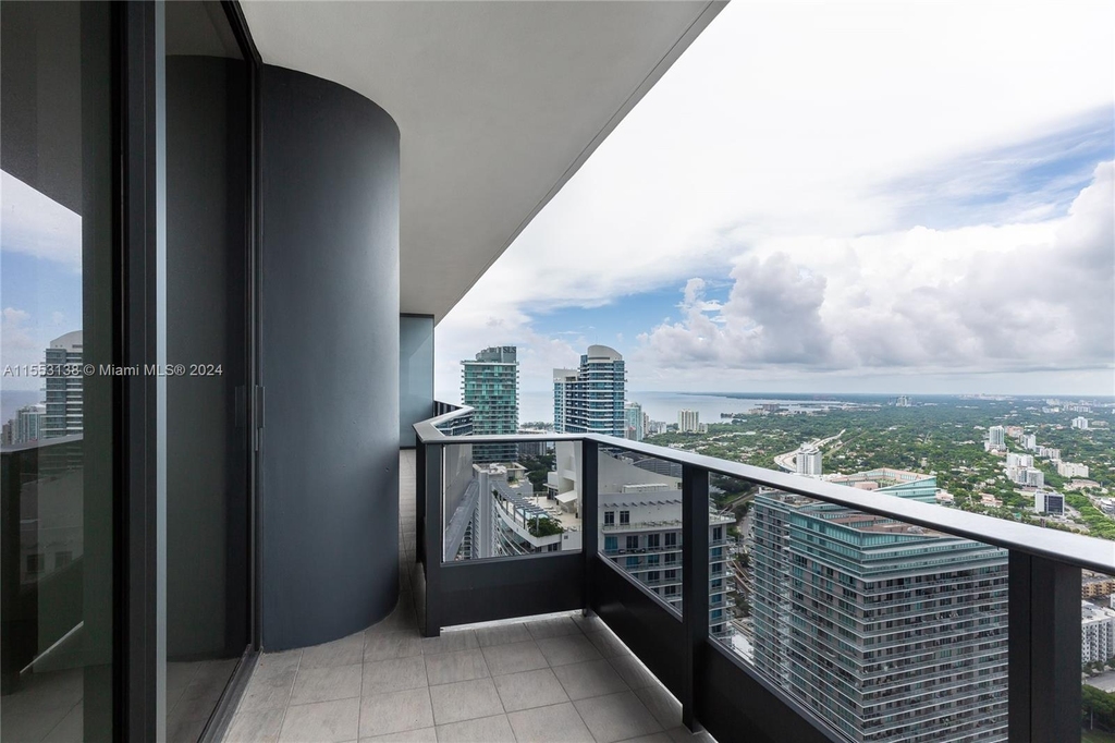 1000 Brickell Plz - Photo 0