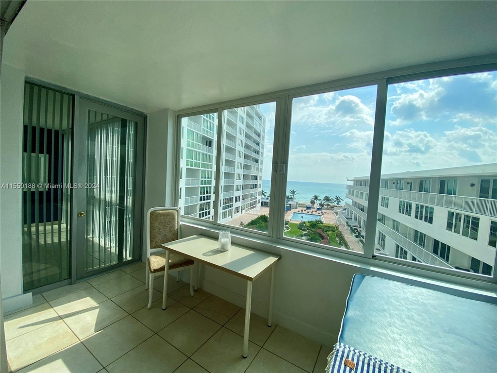 5401 Collins Ave - Photo 1