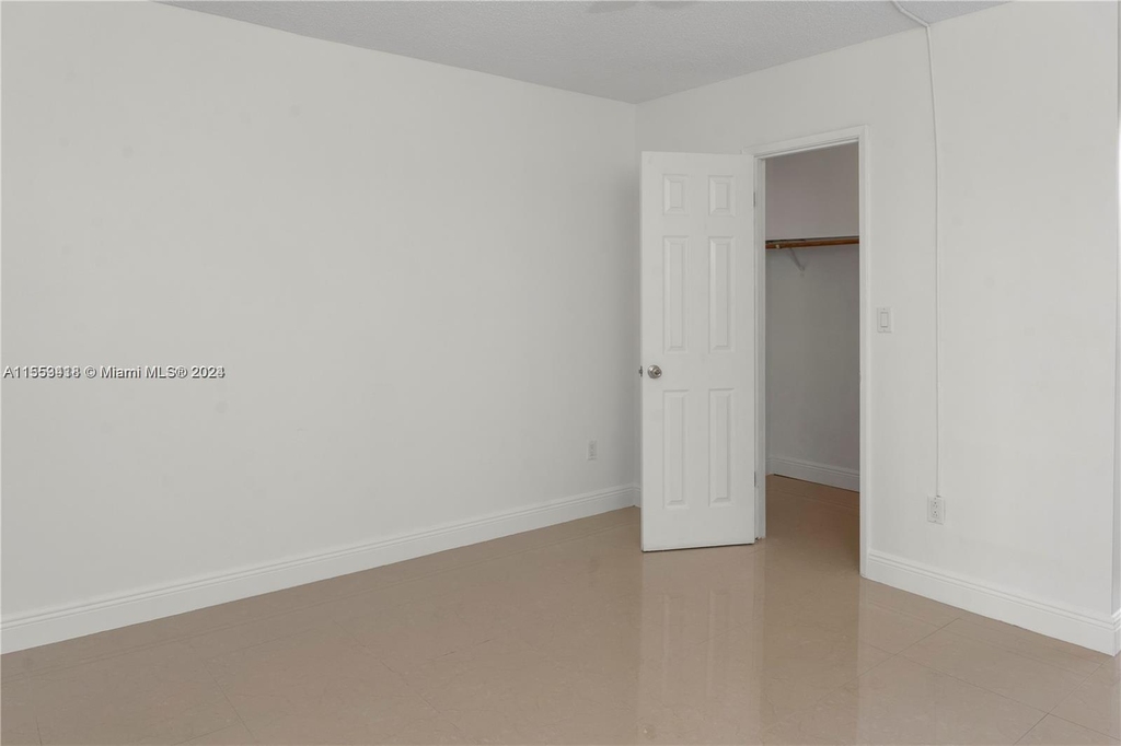 9210 Fontainebleau Blvd - Photo 4