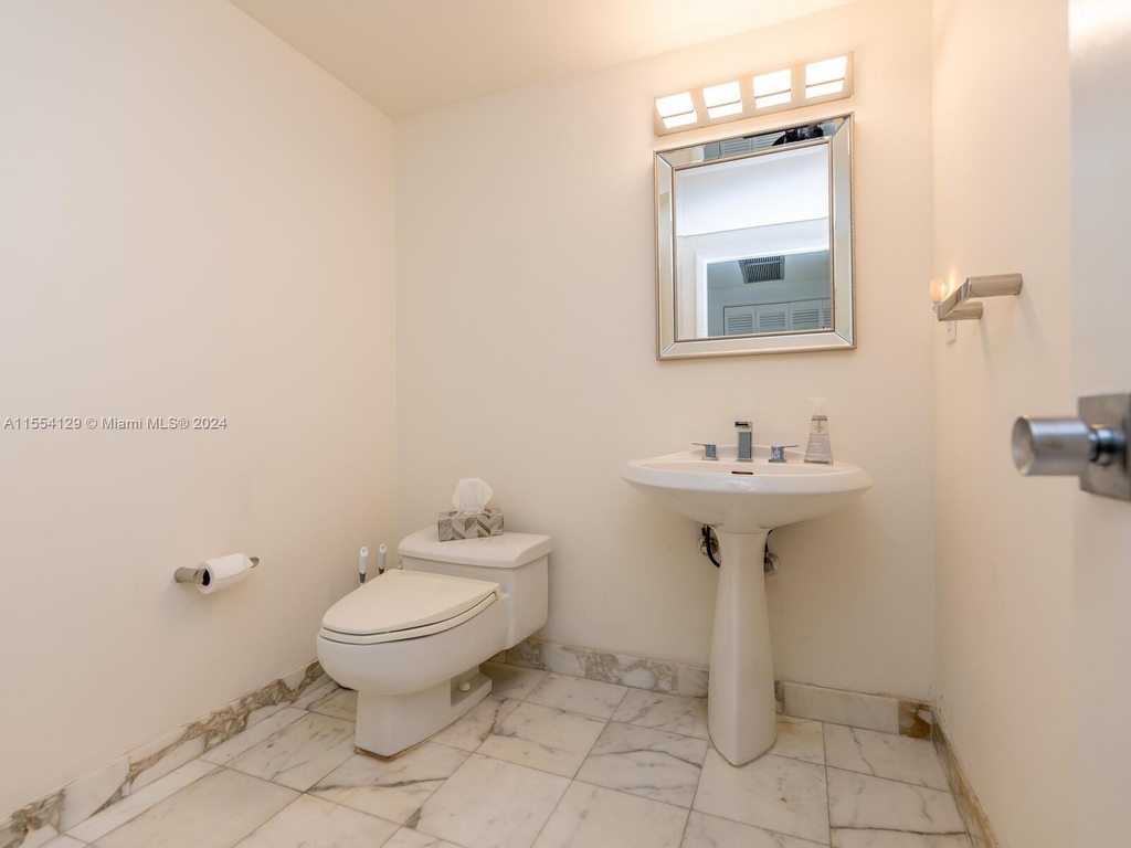 10155 Collins Ave - Photo 21