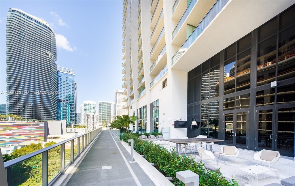 1010 Brickell Ave - Photo 11