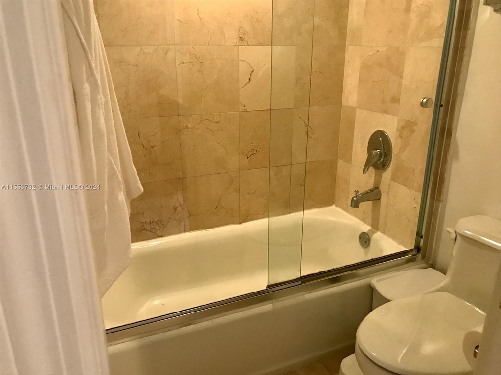 6917 Collins Ave - Photo 23