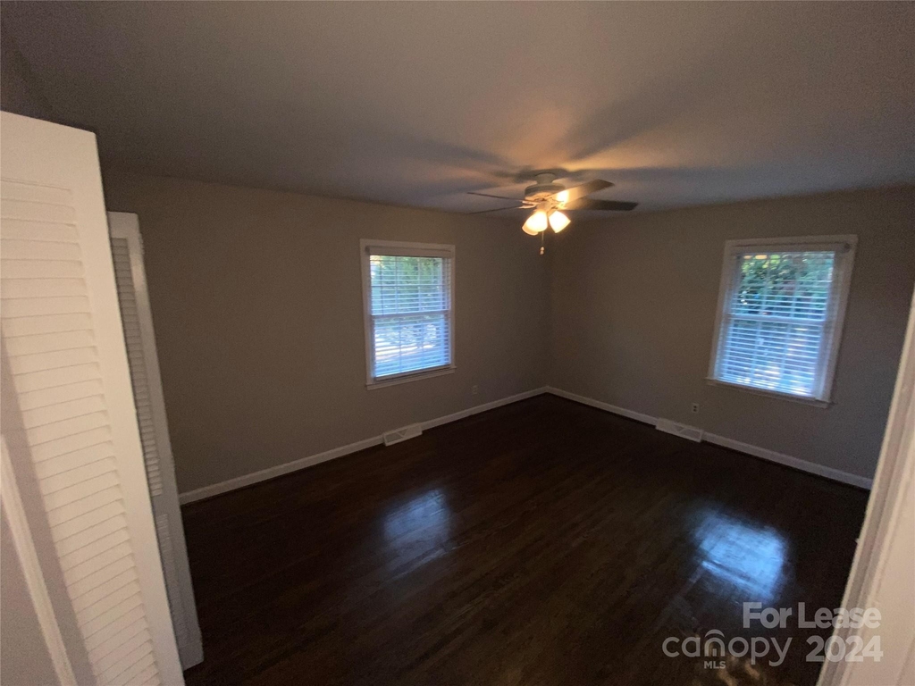 1427 Woodberry Road - Photo 10
