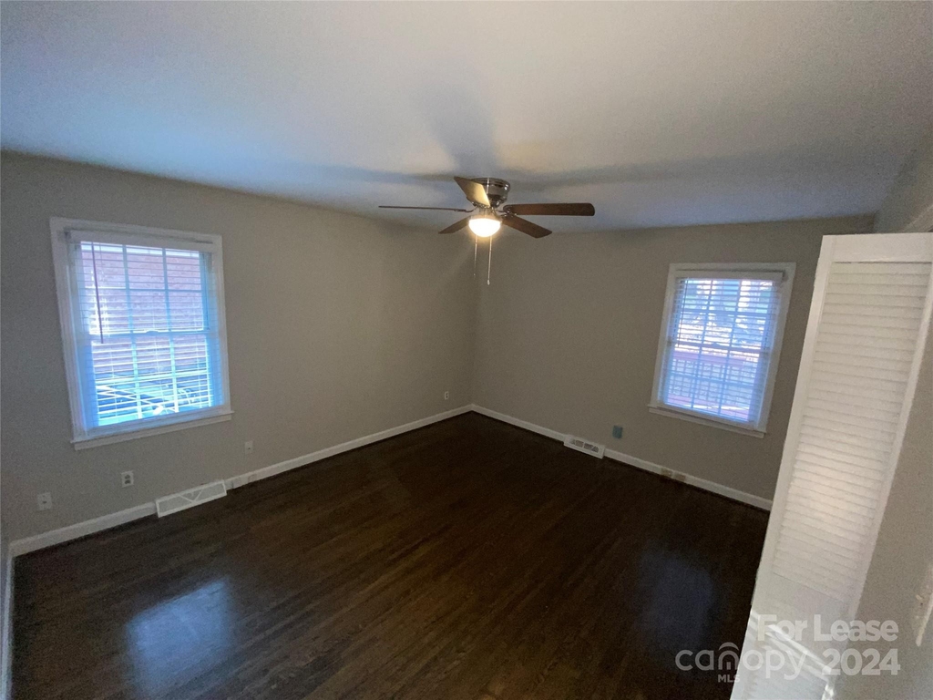 1427 Woodberry Road - Photo 12