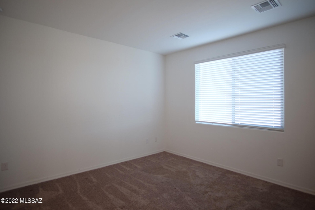 12384 N Amberwood Place - Photo 14