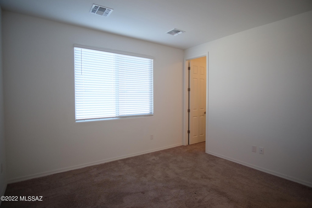 12384 N Amberwood Place - Photo 15