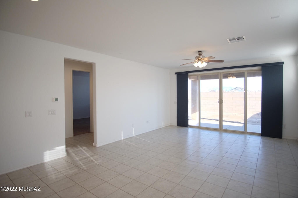 12384 N Amberwood Place - Photo 11