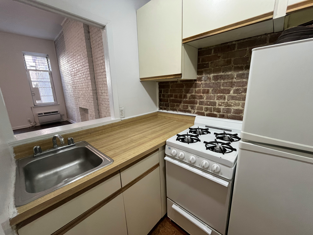 East 87 Street - Photo 7