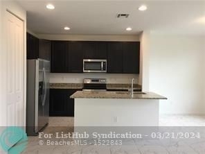 335 Nw 33 Lane - Photo 2