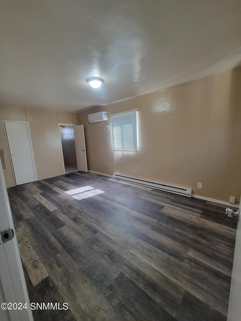 1018 N Alameda Avenue - Photo 5