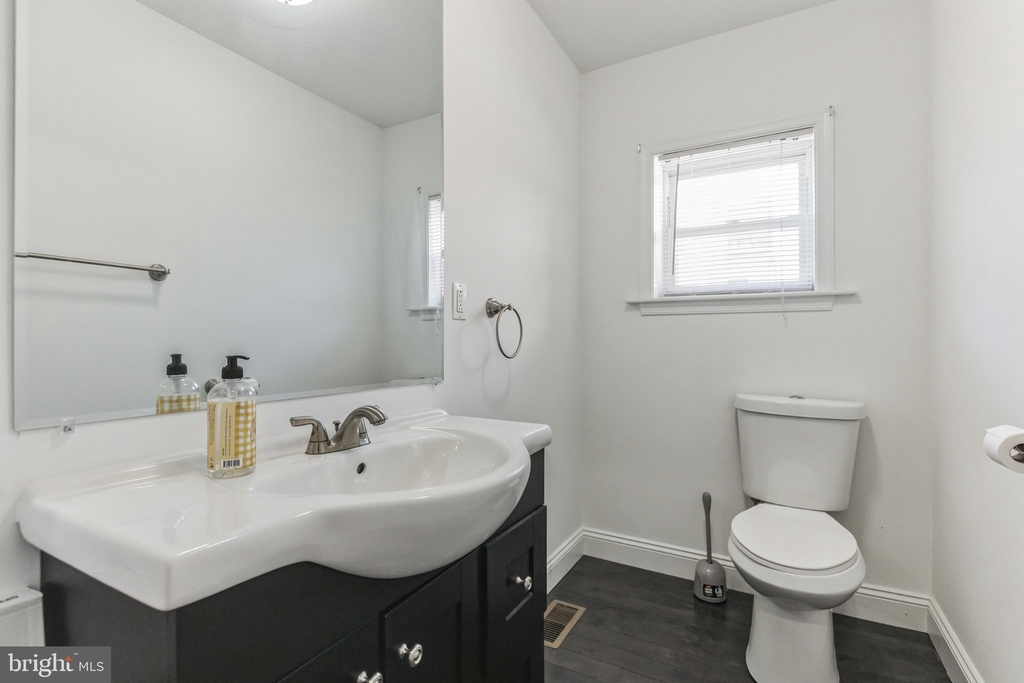 2316 E Lehigh Avenue - Photo 9