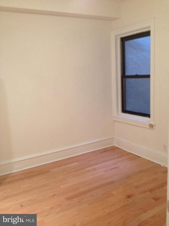 1020 Pine St - Photo 2