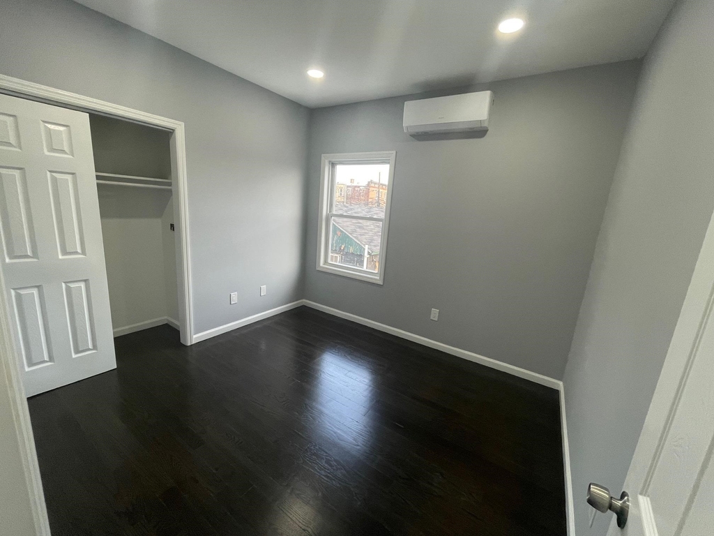 121 Neptune Ave - Photo 7