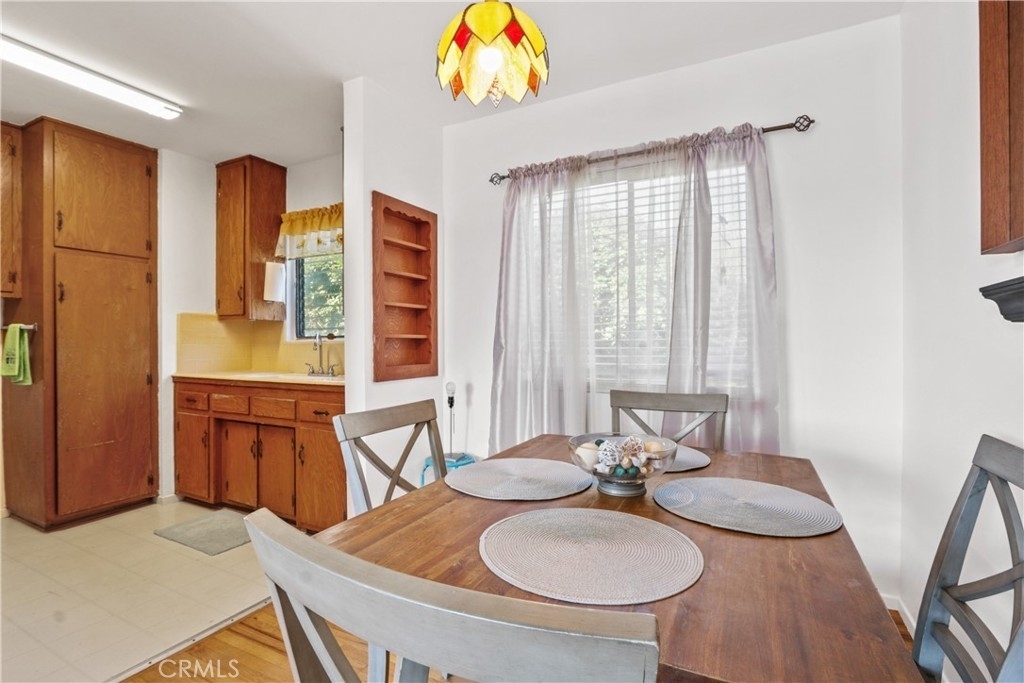 744 W 33rd Street - Photo 1