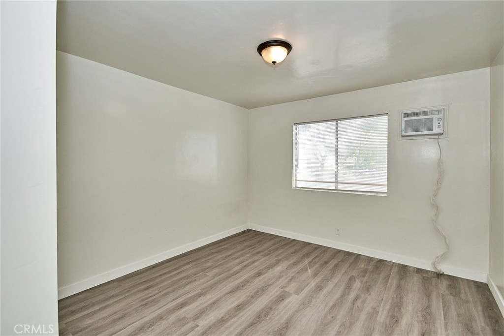 1050 W Francis Street - Photo 21