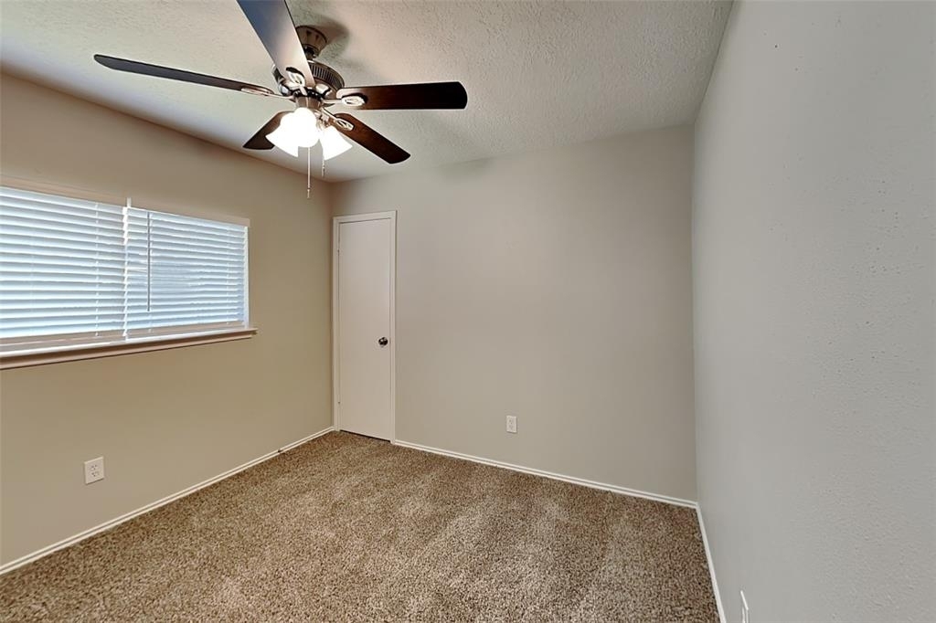 9606 Yearling Circle - Photo 15