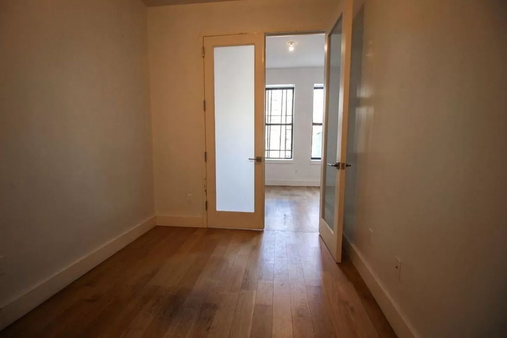 867 Halsey Street - Photo 12