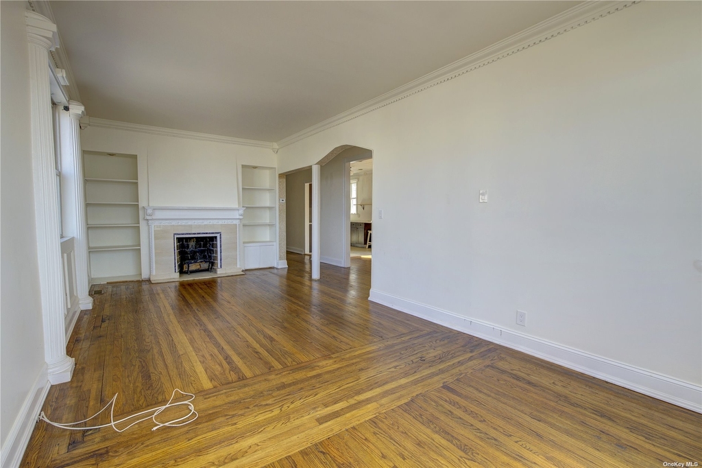 720 Franklin Boulevard - Photo 2