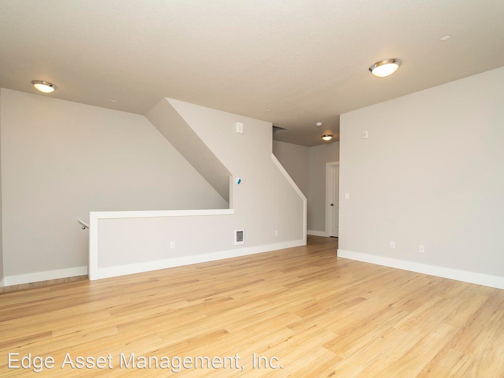 436 Ne Stafford Street - Photo 17