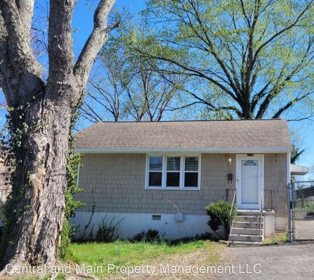 2732 Barton - Photo 0