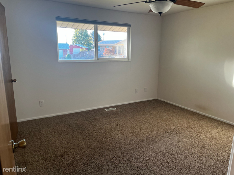 1075 S 1200 E Upstairs Apartment - Photo 9