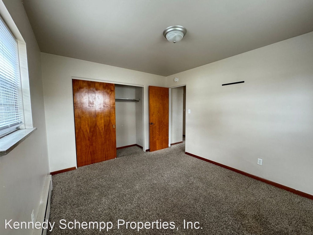 2301 W Lawrence Ave - Photo 14