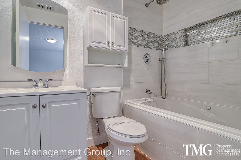 1106 W 31st Street - Photo 41