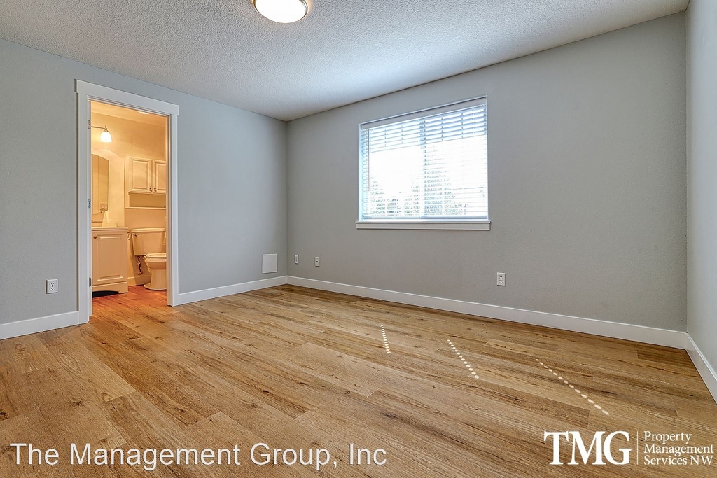 1106 W 31st Street - Photo 9