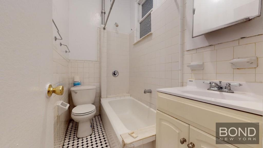 158 West 15th Street - Photo 7