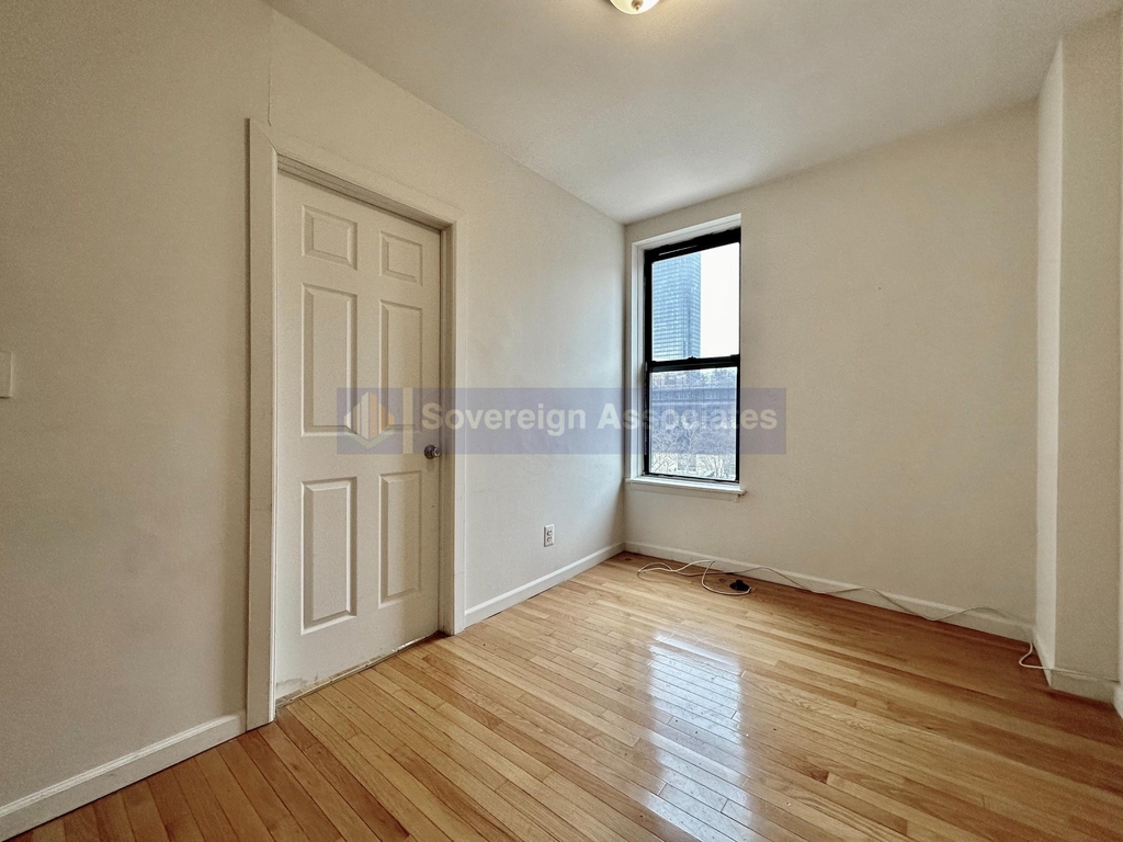 401 East 68th Street - Photo 3