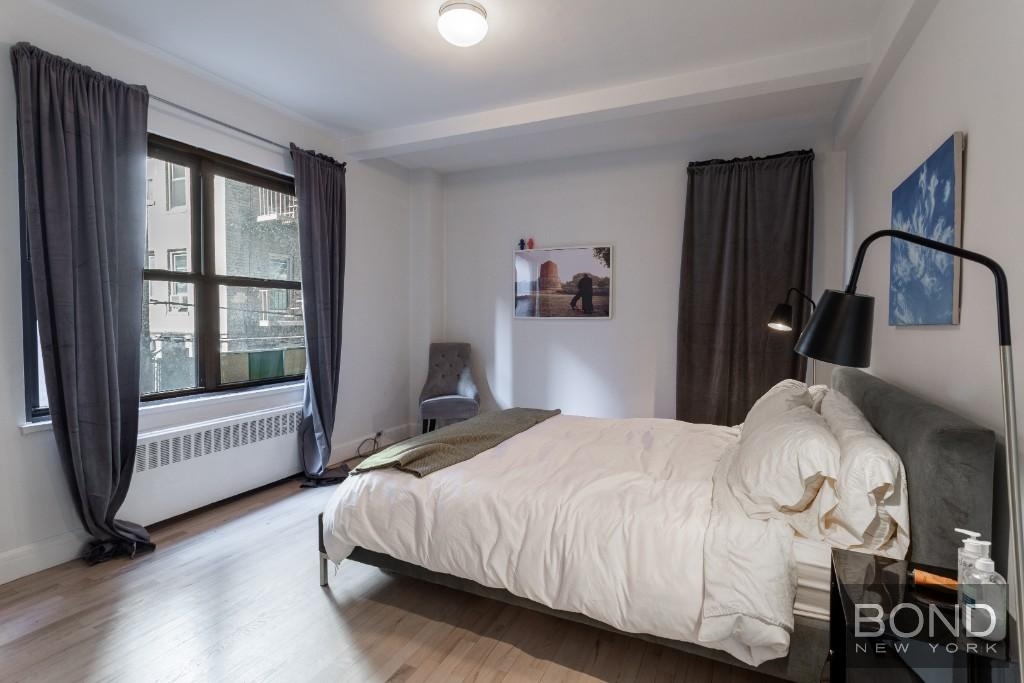 230 East 48th Street - Photo 8